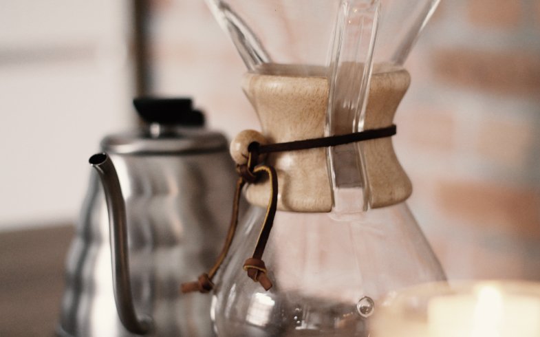 How to Clean a Chemex Coffee Maker? (Quick, Easy & Effective)