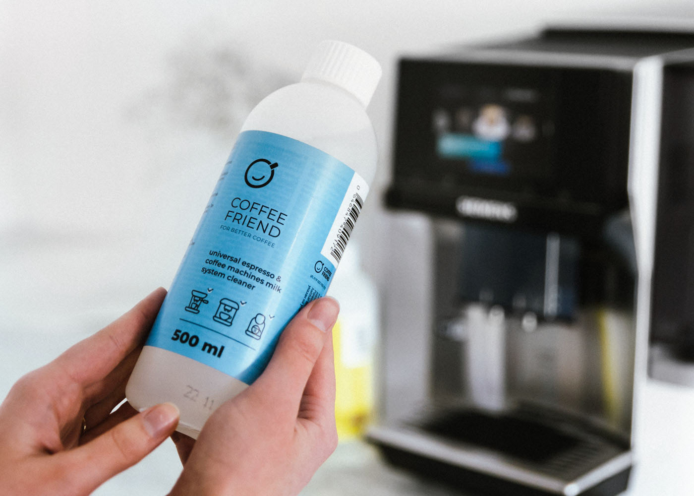 Espresso & coffee machine milk system cleaner